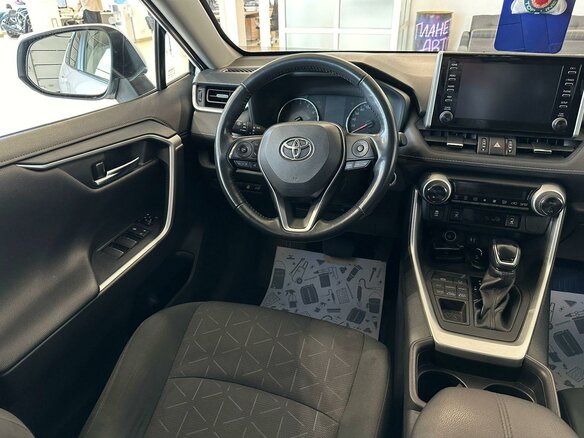 2019 Toyota RAV4 V (XA50), белый, 3100000 рублей - вид 14