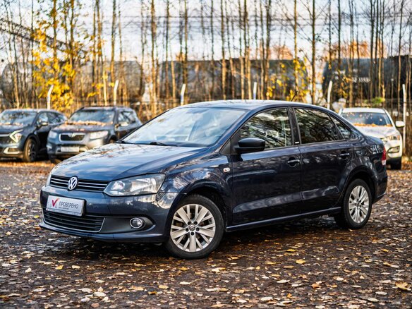 2014 Volkswagen Polo V, синий, 720000 рублей