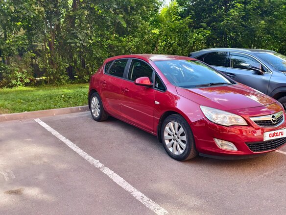 2010 Opel Astra J, красный, 950000 рублей - вид 11