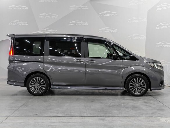 2020 Honda Stepwgn Spada V Рестайлинг, серый, 2700000 рублей - вид 5