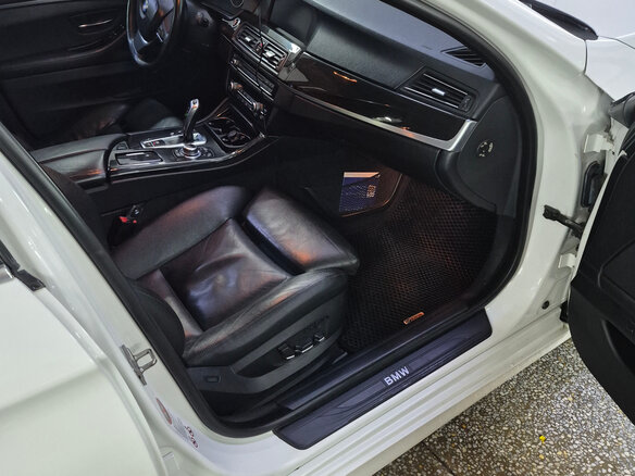 2011 BMW 5 серии 523i VI (F10/F11/F07), белый, 1900000 рублей - вид 6