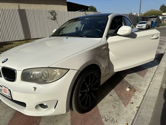 2011 BMW 1 серии 125i I (E82/E88) Рестайлинг 2, белый, 1515000 рублей - вид 7