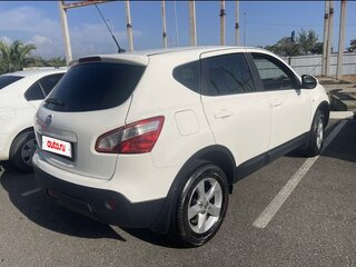 2011 Nissan Qashqai I Рестайлинг, белый, 980000 рублей, вид 4