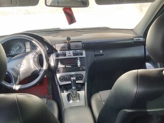 2004 Mercedes-Benz C-Класс 230 II (W203) Рестайлинг, серебристый, 650000 рублей, вид 3