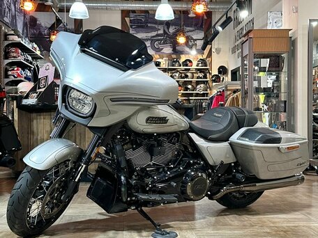 2024 Harley-Davidson CVO Street Glide, серебристый, 4950000 рублей, вид 3