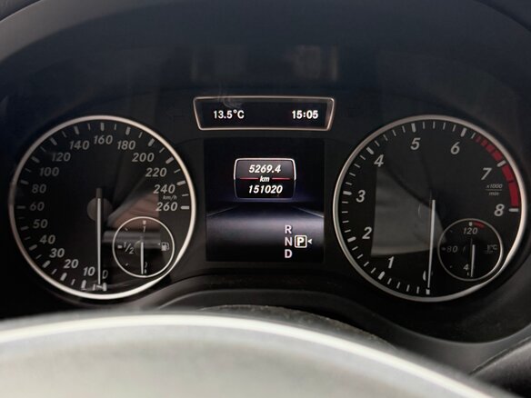 2014 Mercedes-Benz A-Класс 180 III (W176), синий, 1400000 рублей - вид 5