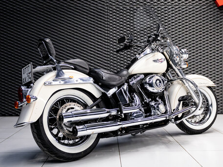 2014 Harley-Davidson Softail Deluxe, белый, 1400000 рублей, вид 3