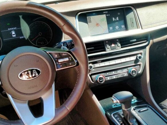 2019 Kia Optima IV Рестайлинг, белый, 2200000 рублей - вид 5