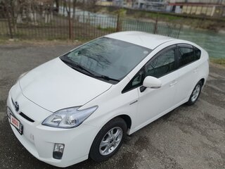 2011 Toyota Prius III (XW30), белый, 1100000 рублей, вид 3