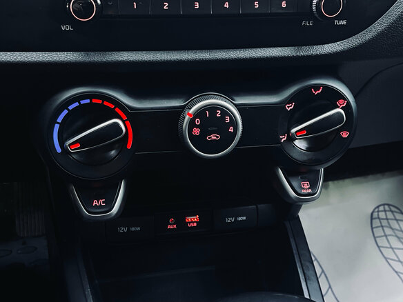 2017 Kia Rio IV, белый, 1100000 рублей - вид 15