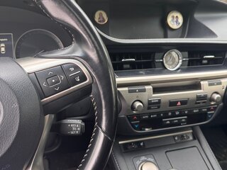 2017 Lexus ES 200 VI Рестайлинг, белый, 3200000 рублей, вид 5