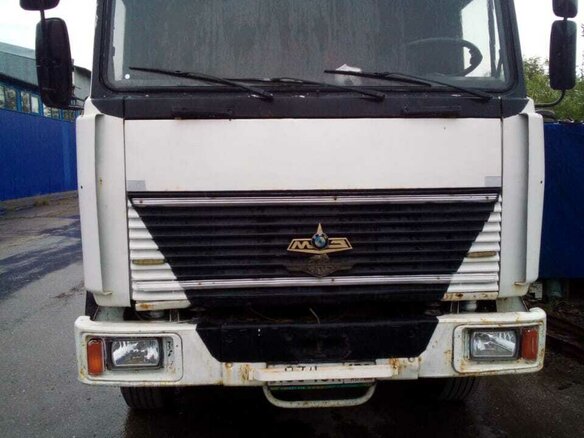 1998 МАЗ 6422, белый, 1300000 рублей - вид 1