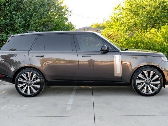 2026 Land Rover Range Rover P615 MHEV Long V, зелёный, 31273020 рублей - вид 2