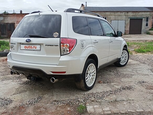 2011 Subaru Forester III Рестайлинг, белый - вид 4