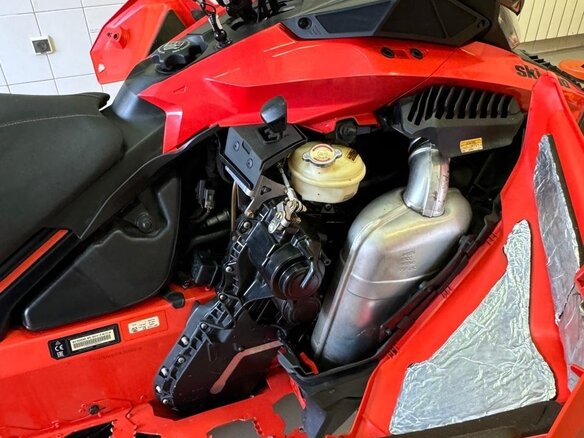 2019 BRP Ski-Doo Expedition Xtreme 850, красный, 1950000 рублей - вид 4