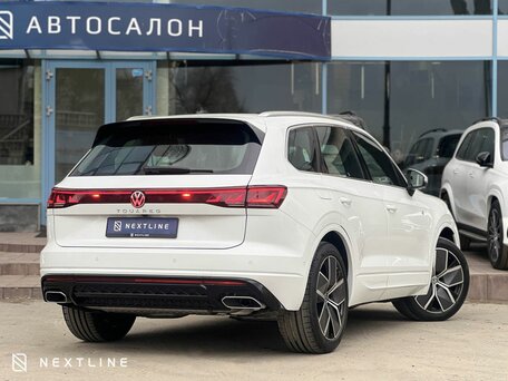 2025 Volkswagen Touareg III Рестайлинг, белый, 11990000 рублей, вид 3