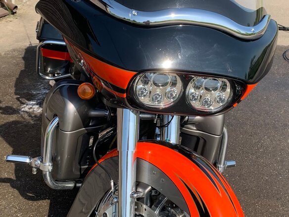 2011 Harley-Davidson CVO Road Glide, бежевый, 2000000 рублей - вид 1
