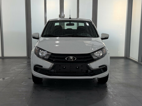 2026 Lada (ВАЗ) Granta I Рестайлинг, белый, 1800000 рублей, вид 2
