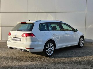 2017 Volkswagen Golf VII Рестайлинг, белый, 1450000 рублей, вид 5