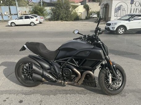 2017 Ducati Diavel Carbon, чёрный, 1400000 рублей, вид 1
