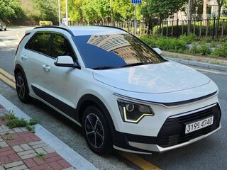 2022 Kia Niro I Рестайлинг, белый, 1420000 рублей, вид 2