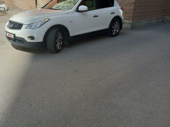 2013 Infiniti EX25 I (J50), белый, 1650000 рублей - вид 5