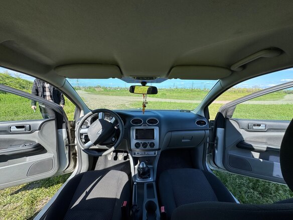 2011 Ford Focus II Рестайлинг, серебристый, 600000 рублей - вид 19