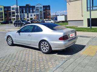 1999 Mercedes-Benz CLK-Класс 200 I (W208) Рестайлинг, серебристый, 690000 рублей, вид 4