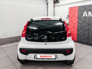 2011 Peugeot 107 I Рестайлинг, белый, 480000 рублей, вид 5