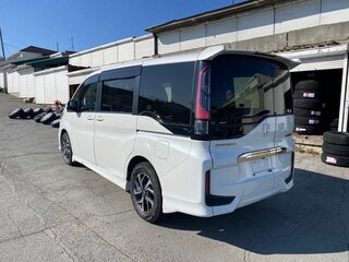 2019 Honda Stepwgn V Рестайлинг, белый, 3000000 рублей, вид 5