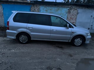 2001 Mitsubishi Chariot Grandis III, серебристый, 225000 рублей, вид 4