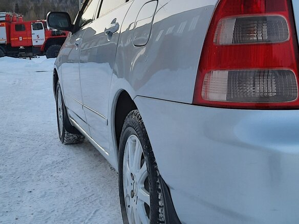 2001 Toyota Corolla Fielder IX (E120, E130), серебристый, 650000 рублей - вид 5