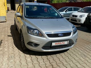 2010 Ford Focus II Рестайлинг, серебристый, 700000 рублей, вид 2