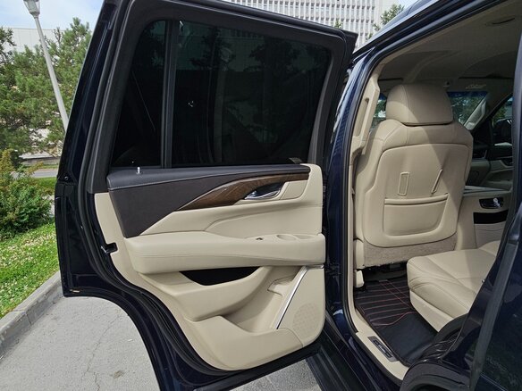 2018 Cadillac Escalade IV, синий, 6000000 рублей - вид 28