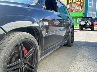 2013 Jeep Grand Cherokee SRT IV (WK2) Рестайлинг, чёрный, 3900000 рублей, вид 4