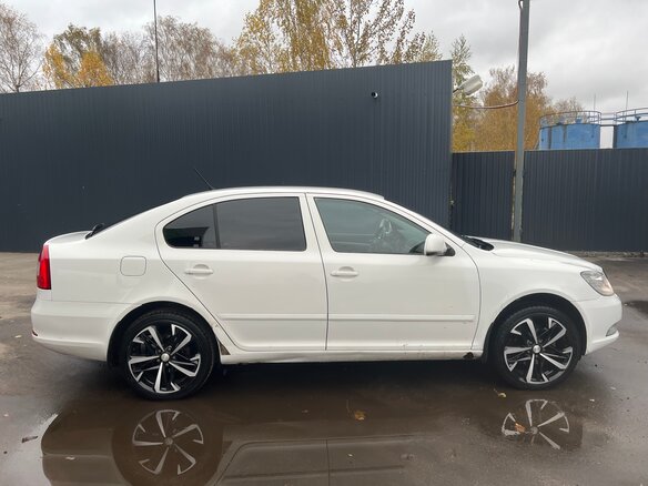 2012 Skoda Octavia II (A5) Рестайлинг, белый, 1050000 рублей - вид 9