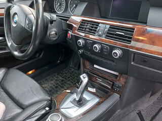 2008 BMW 5 серии 525i V (E60/E61) Рестайлинг, серебристый, 1900000 рублей, вид 5