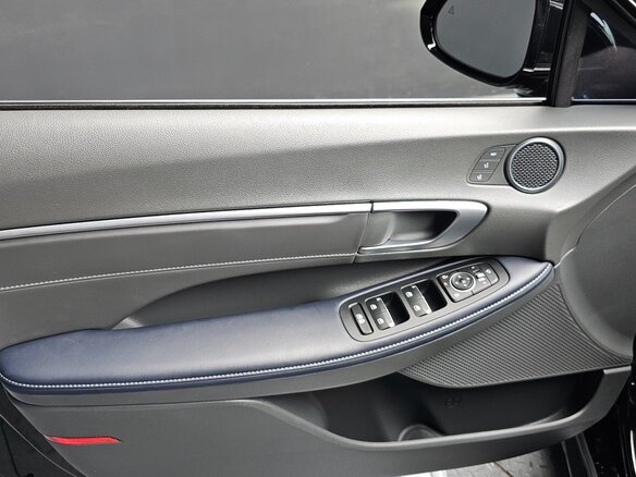 2023 Hyundai Sonata VIII (DN8) Рестайлинг, чёрный, 2450000 рублей - вид 16