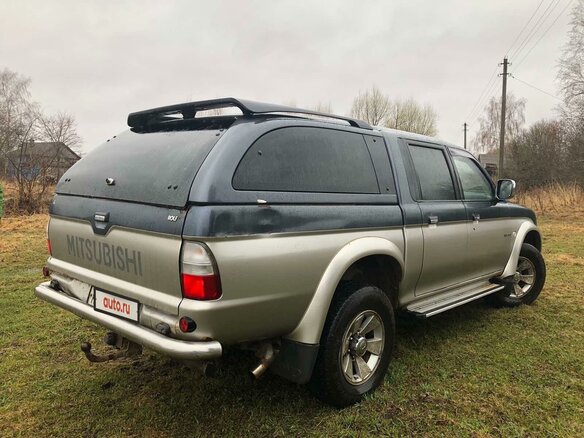2005 Mitsubishi L200 III Рестайлинг, серый - вид 2