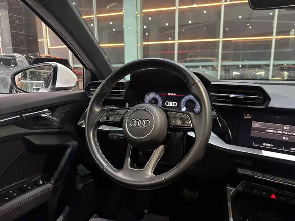 2023 Audi A3 Sportback 35 TFSI IV (8Y), белый, 1650000 рублей - вид 9