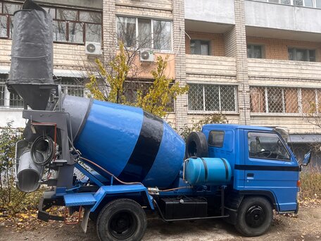 1991 Isuzu Автобетоносмеситель, синий, 2500000 рублей, вид 4