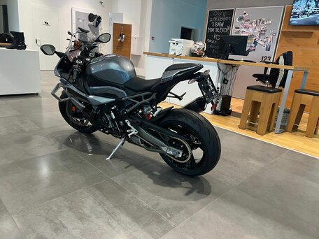 2025 BMW S 1000 RR, серебристый, 2735000 рублей, вид 2
