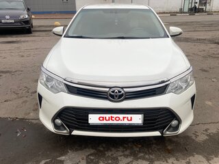 2015 Toyota Camry VII (XV50) Рестайлинг, белый, 2050000 рублей, вид 4