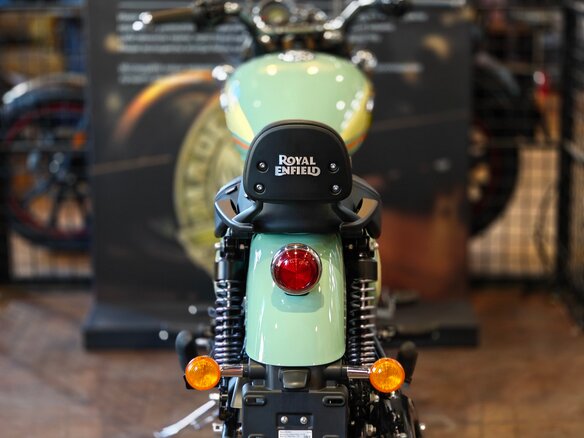 2026 Royal Enfield Meteor, зелёный, 528000 рублей - вид 16