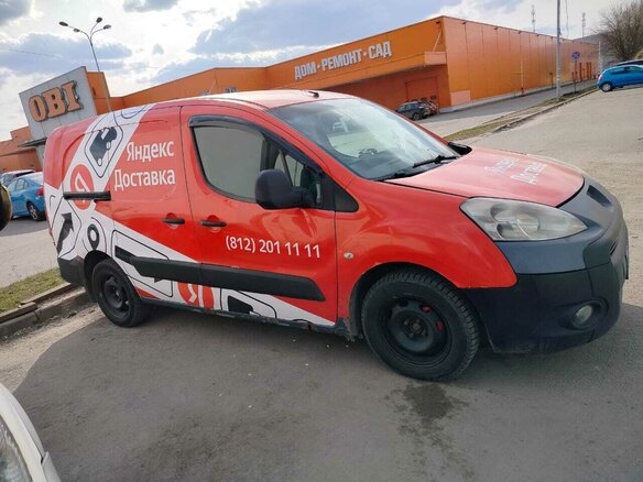 2011 Peugeot Partner II, красный, 380000 рублей - вид 1