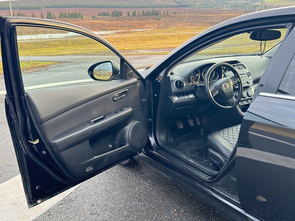 2010 Mazda 6 II (GH) Рестайлинг, чёрный, 870000 рублей - вид 17