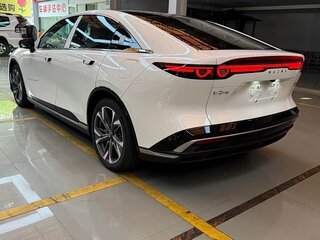 2026 Mazda EZ-6 28.4 kWh, белый, 3958034 рублей, вид 4