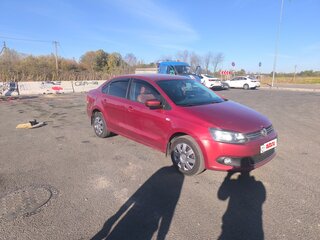 2015 Volkswagen Polo V, красный, 550000 рублей, вид 4