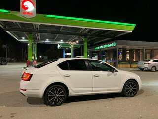 2015 Skoda Octavia III (A7), белый, 850000 рублей, вид 3