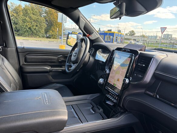 2024 Ram 1500 Crew Cab eTorque V, белый, 7100000 рублей - вид 3